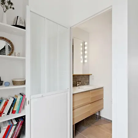 Modern And Bright 1 Bedroom Flat