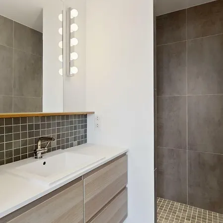 Modern And Bright 1 Bedroom Flat * Paris